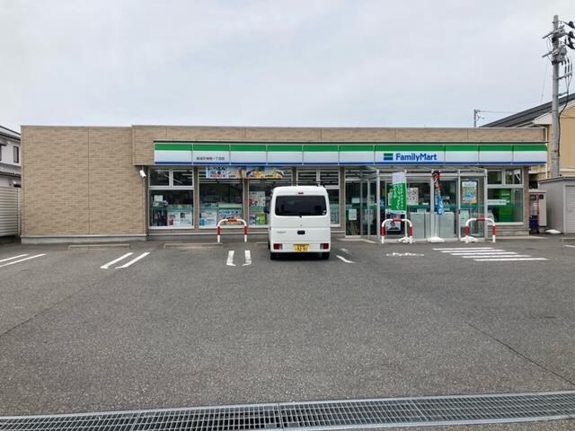 ファミリーマート新潟天神尾一丁目店(コンビニ)まで188m ベレオ天神尾