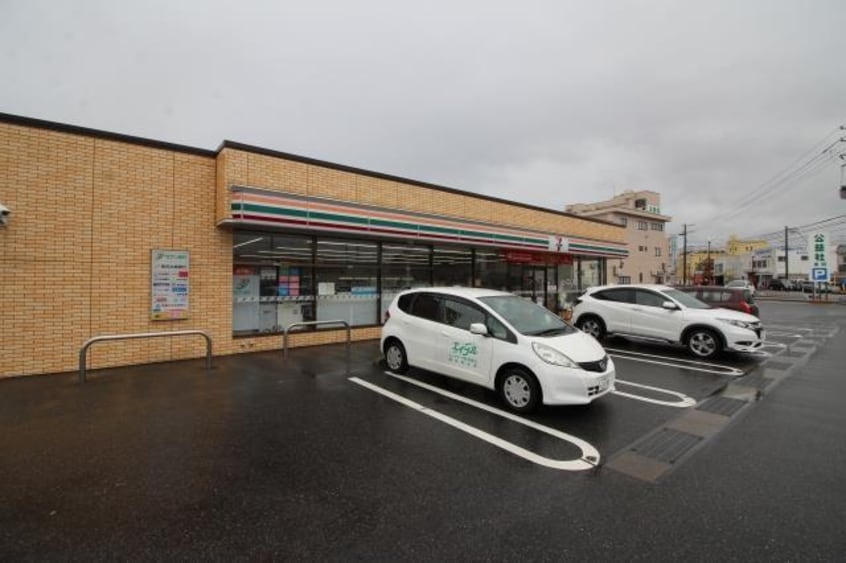 セブンイレブン新潟東明1丁目店(コンビニ)まで270m ブルースクエア