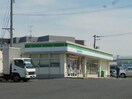 ファミリーマート新潟船江町店(コンビニ)まで666m ファーストクラス空港西