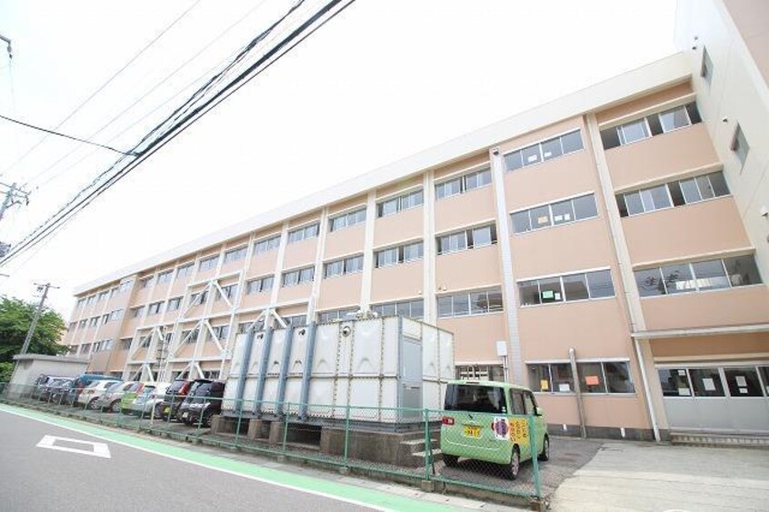 新潟市立牡丹山小学校(小学校)まで593m コーポラス鶴