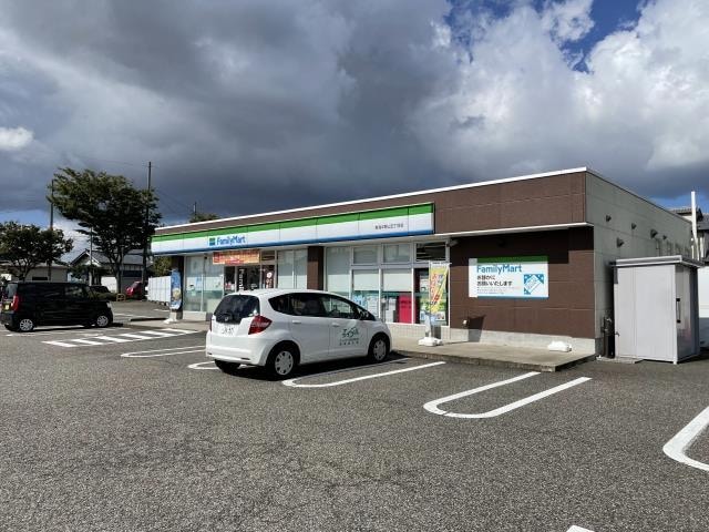 ファミリーマート新潟中野山五丁目店(コンビニ)まで583m ゼロワンIII
