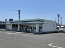 ファミリーマート新潟紫竹七丁目店(コンビニ)まで439m モア・紫竹