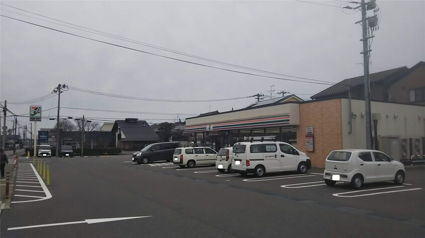 セブンイレブン新潟竹尾3丁目店(コンビニ)まで319m ウィンド・フィル