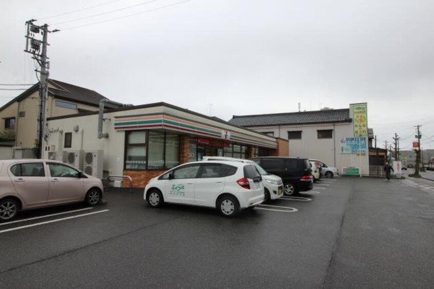 セブンイレブン新潟東明2丁目店(コンビニ)まで880m ディーンフォート