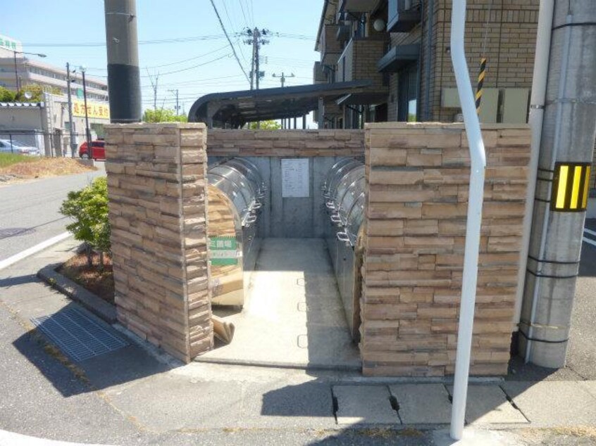 ゴミステーション フローラB