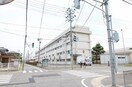 新潟市立木戸中学校(中学校/中等教育学校)まで804m エミネンスＡ