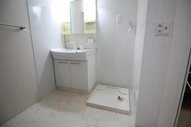  サンロイヤルＡ