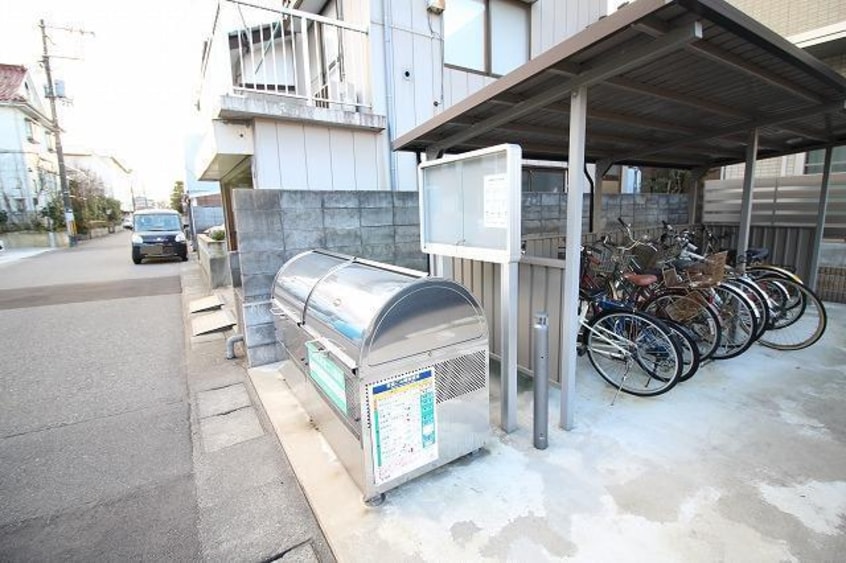  サンロイヤルＡ