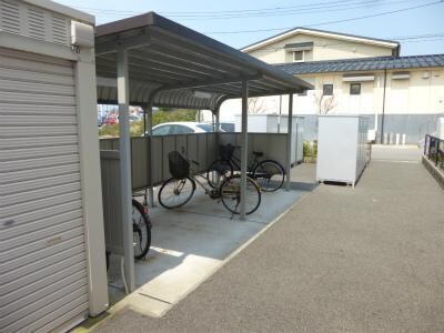 駐輪場 イーストヒルズ