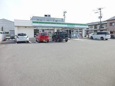 ファミリーマート新潟寺山二丁目店(コンビニ)まで463m コートアルカディア