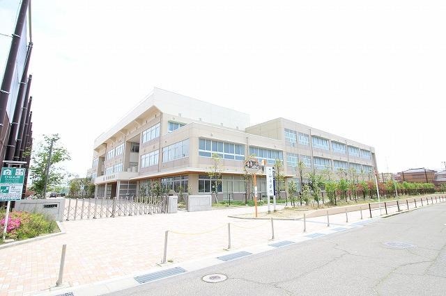 新潟市立下山小学校(小学校)まで486m メゾンファルビス