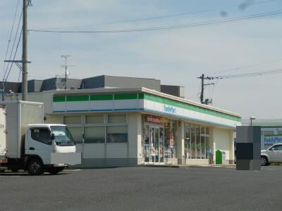 ファミリーマート新潟紫竹二丁目店(コンビニ)まで1042m ウィスティリア