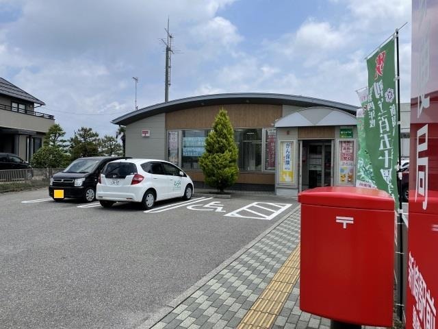 新崎駅前郵便局(郵便局)まで873m ルミナスヴィラf