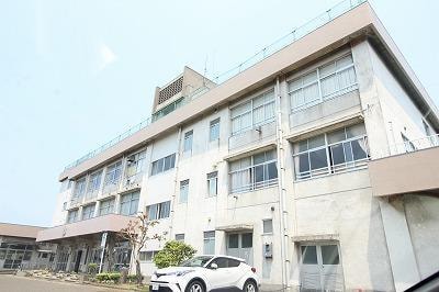 新潟市立山の下小学校(小学校)まで325m プラシード神明