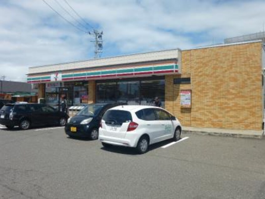 セブンイレブン新潟逢谷内店(コンビニ)まで1097m メゾン・ド・ラルジュ