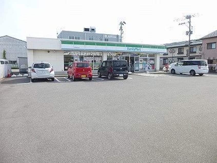 ファミリーマート新潟寺山二丁目店(コンビニ)まで340m リーブワン