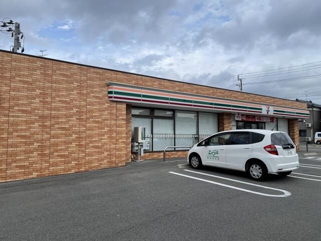 セブンイレブン新潟山木戸7丁目店(コンビニ)まで295m アパートメントイースト