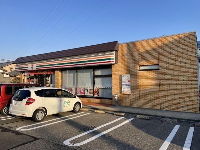 セブンイレブン新潟中野山店(コンビニ)まで299m ヴィダ　リヴィエール