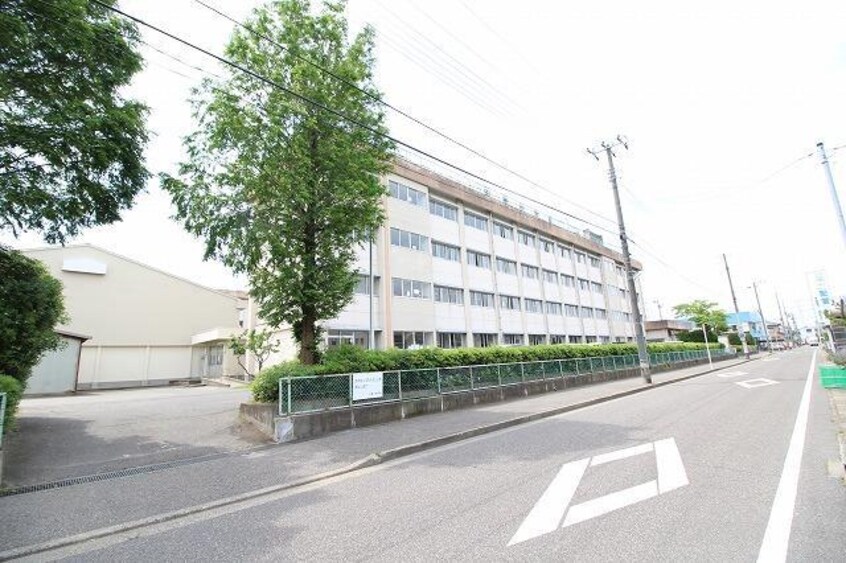 新潟市立江南小学校(小学校)まで1017m Hanano