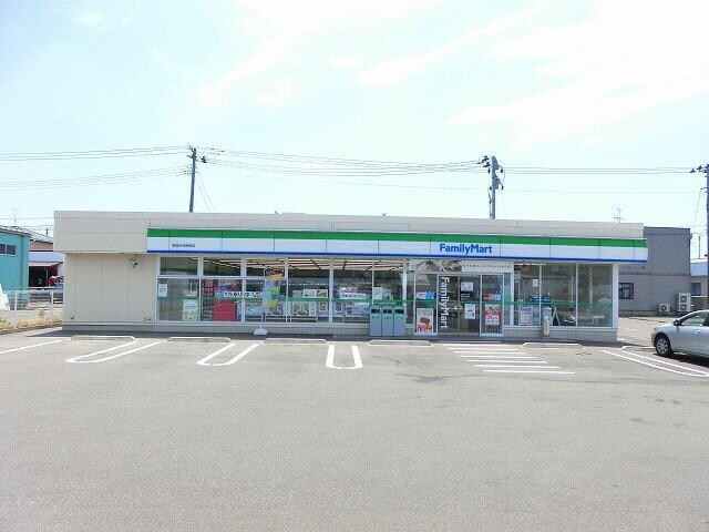 ファミリーマート 新潟女池神明店(コンビニ)まで200m ファーストスクエア