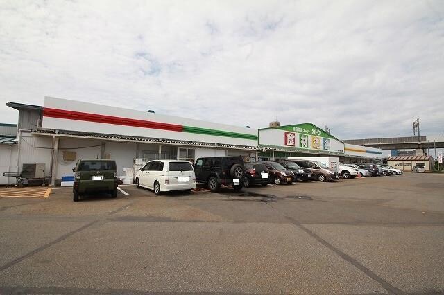 カトウ食材下所店(スーパー)まで711m Hero近江