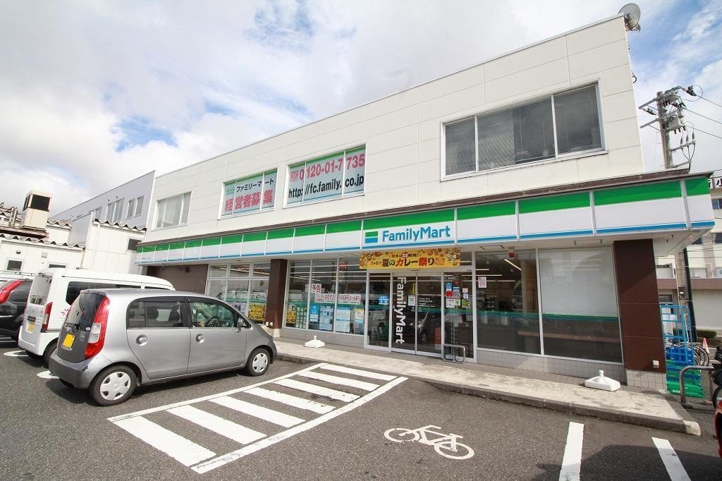 ファミリーマート新潟近江三丁目店(コンビニ)まで448m なごみＢ