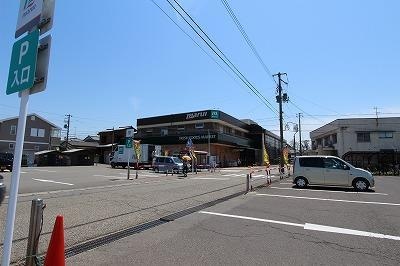 マルイ 女池店(スーパー)まで260m グランメール女池