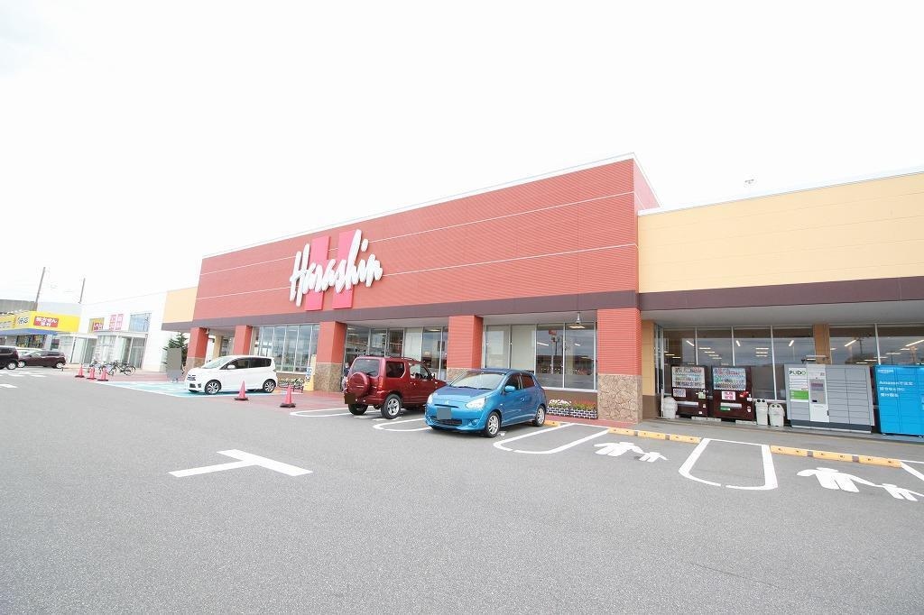 原信女池店(スーパー)まで632m ポラリス