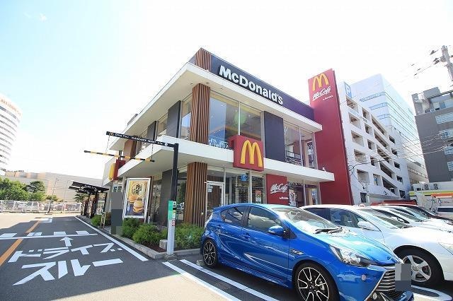 マクドナルド新潟万代店(ファストフード)まで836m ハイツ美英