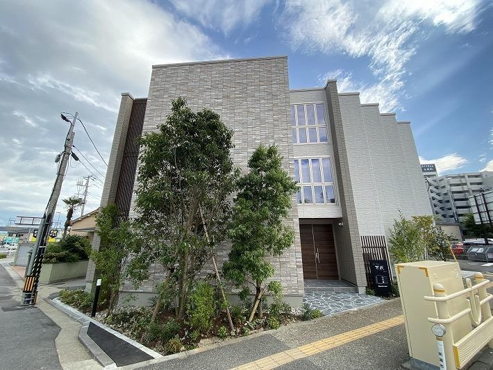  シャーメゾン万代ウェスト