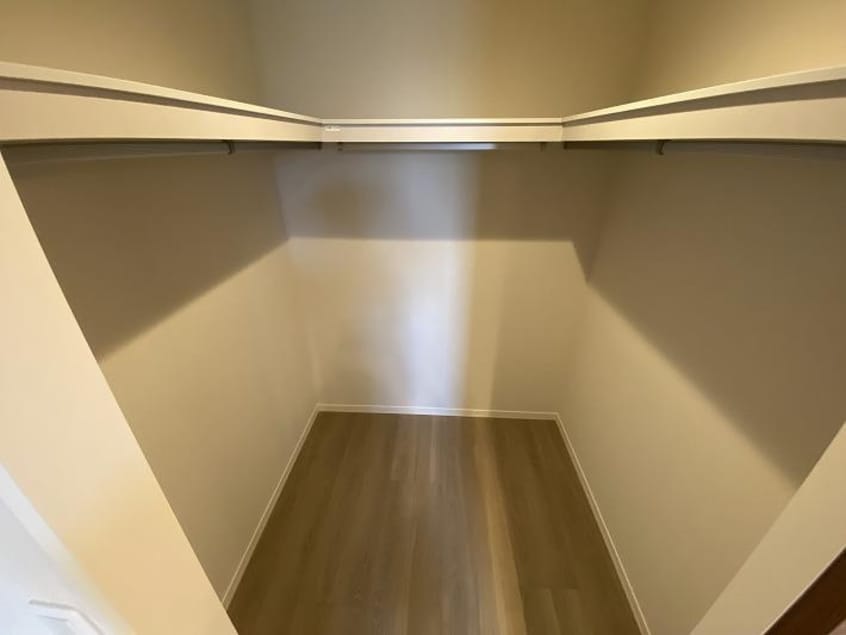  シャーメゾン万代ウェスト