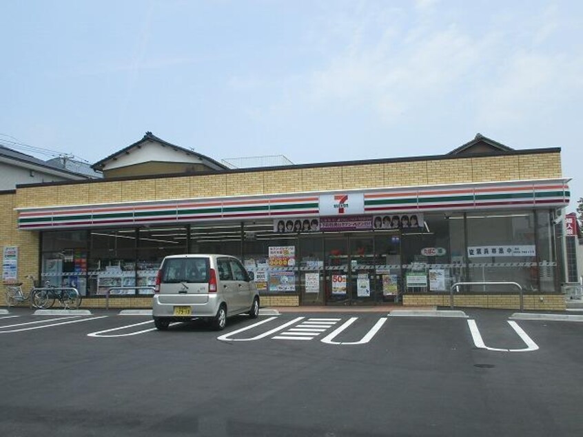 セブンイレブン新潟高校前店(コンビニ)まで286m イーリッチテラス関屋本村