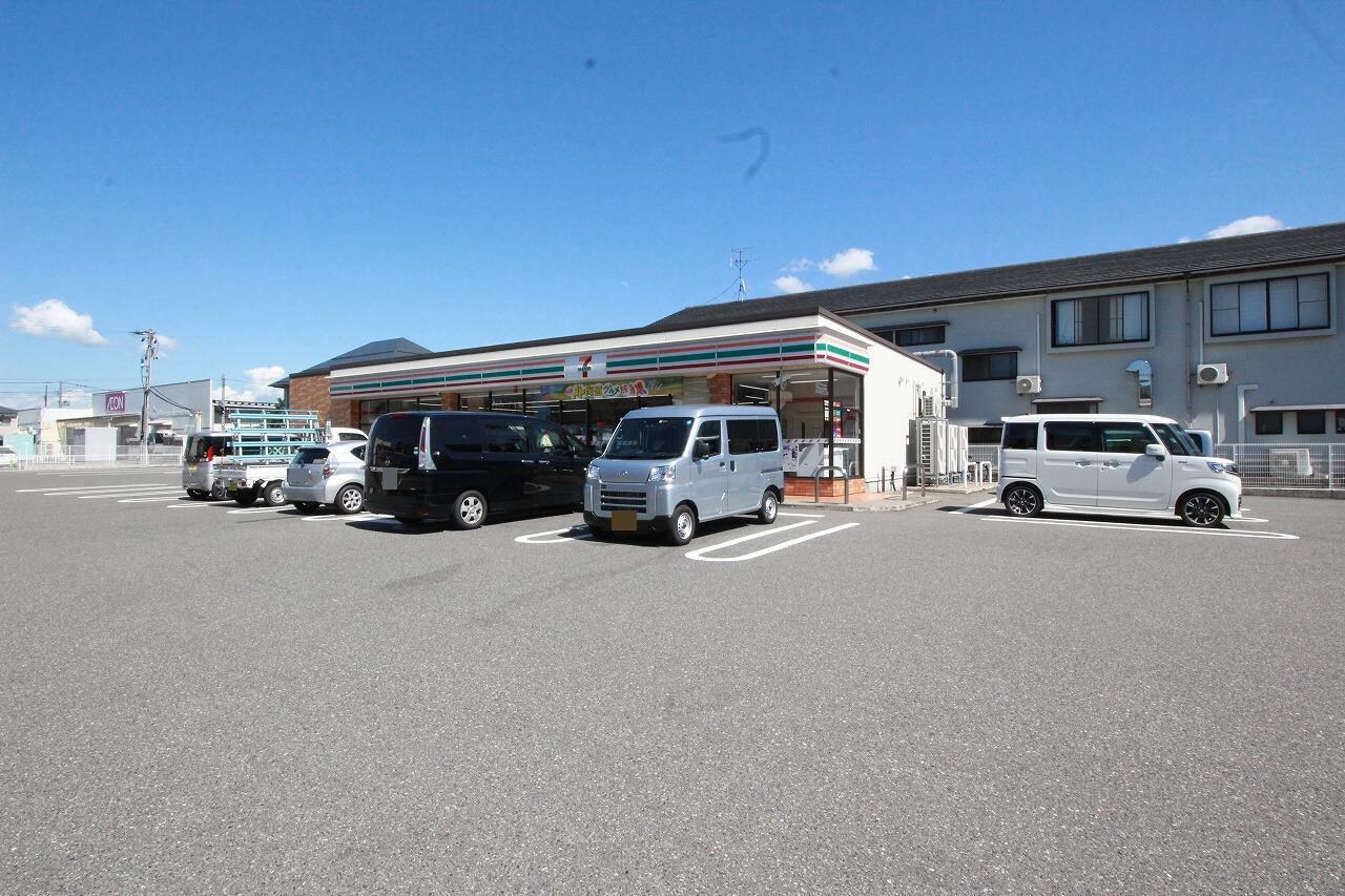 セブンイレブン新潟姥ケ山店(コンビニ)まで504m シャン・ドール