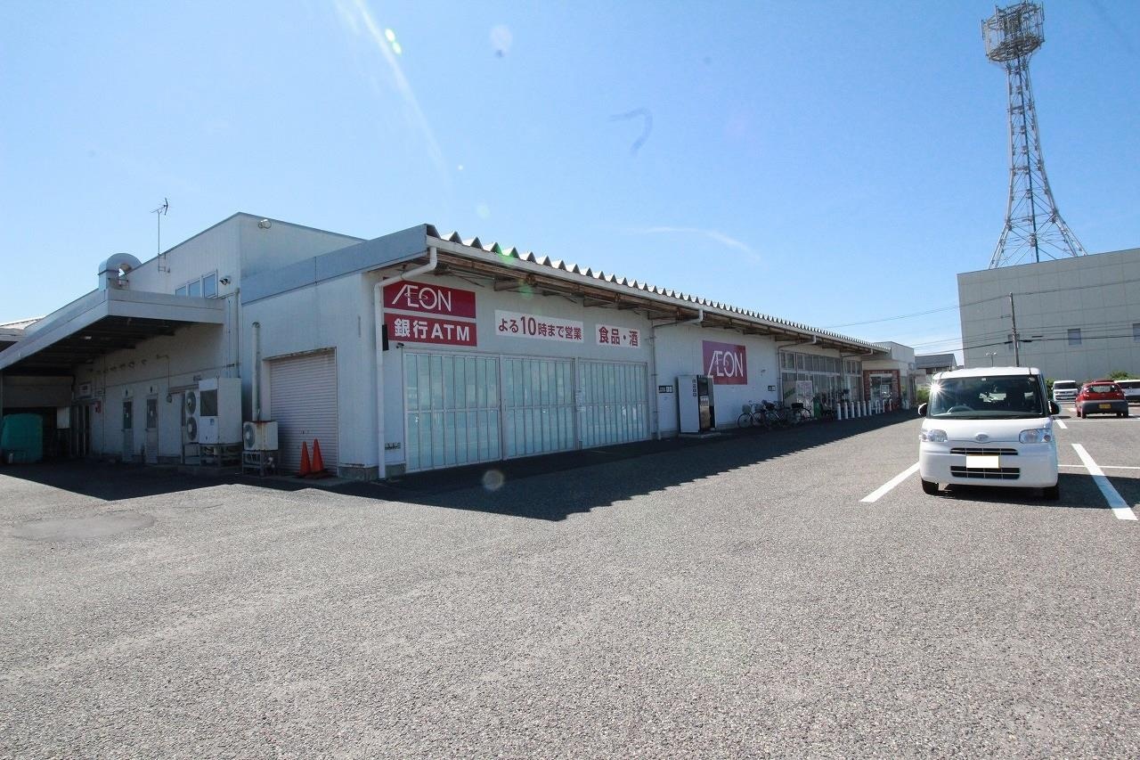 イオン山二ツ店(スーパー)まで476m シャン・ドール