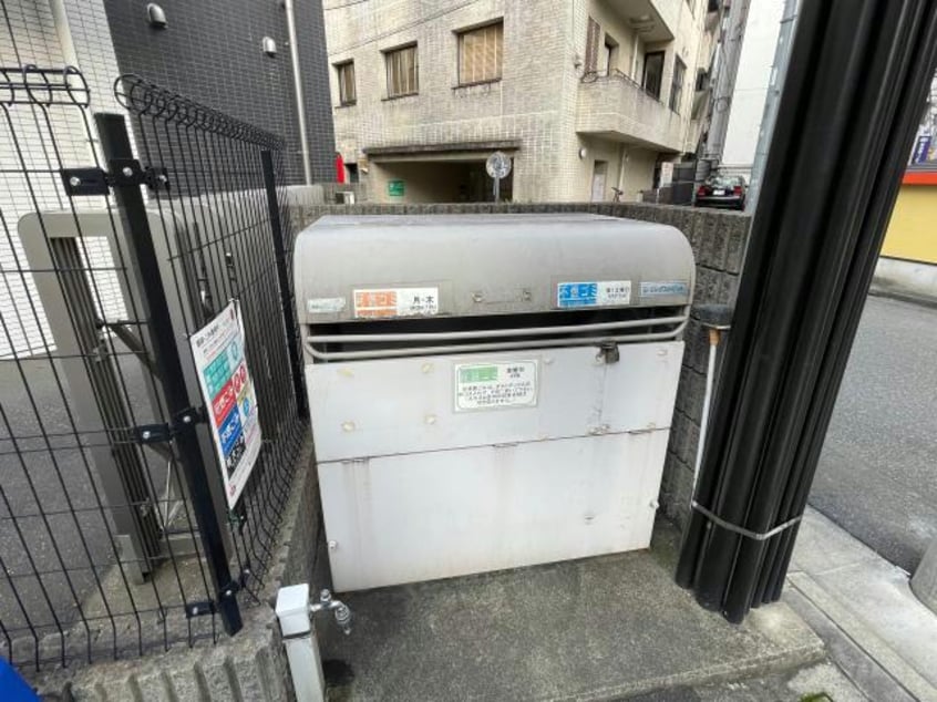 専用ゴミ置場 ブリリアント恵比寿