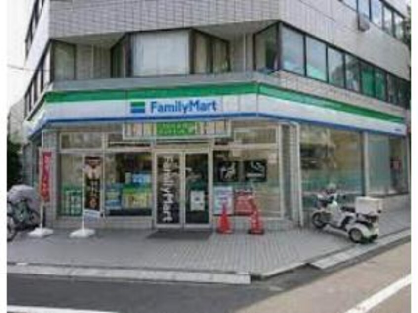 ファミリーマート恵比寿駅南店(コンビニ)まで351m※イートインスペースあり スバルハイツ