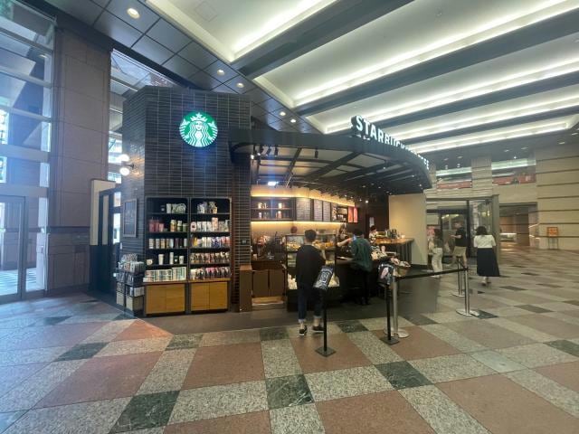 スターバックスコーヒー恵比寿ガーデンプレイスタワー1F店(その他飲食（ファミレスなど）)まで503m レジディア恵比寿南