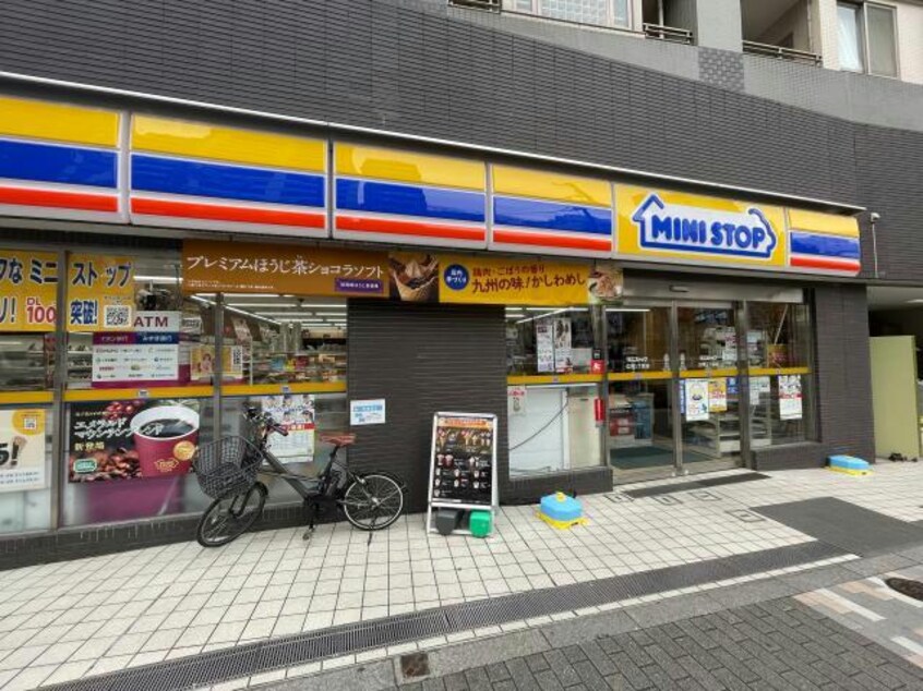 ミニストップ広尾1丁目店(コンビニ)まで1m※イートインあり クオリア広尾