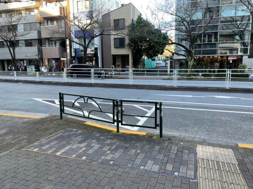 目の前「明治通り」 プロスペクト・グラーサ広尾