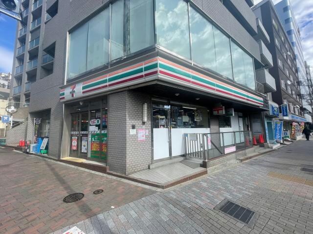 セブンイレブン渋谷広尾5丁目店(コンビニ)まで104m※明治通り沿い レジディア広尾Ⅱ