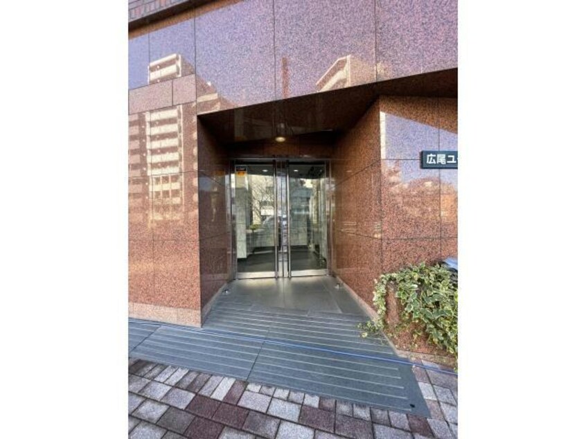 エントランス入口 日比谷線/広尾駅 徒歩8分 7階 築32年