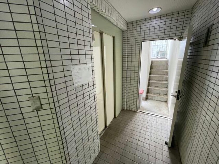 エレベーター フラット１６