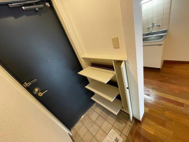 シューズボックス ターレル恵比寿