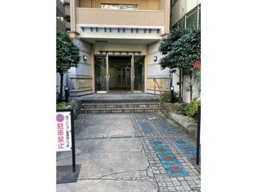 エントランス入口 メゾン・ド・ヴィレ恵比寿（1003）