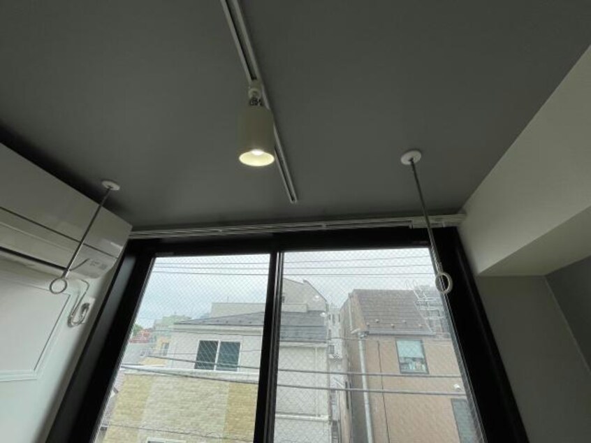 室内物干し ルーナクレシェンテ恵比寿