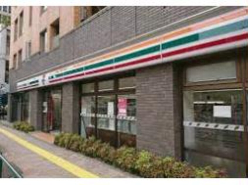 セブンイレブン南麻布5外苑西通り店(コンビニ)まで215m スマートリンク西麻布