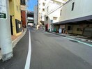 前面道路 ＡＬＩＶＩＯ西麻布