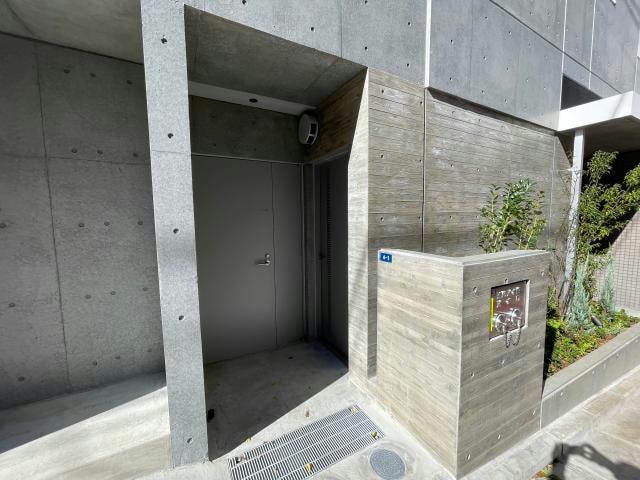 専用ゴミ置場 Mトリアノン