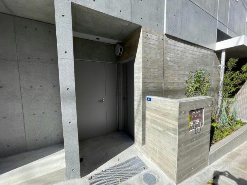 専用ゴミ置場 Mトリアノン