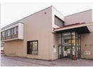 目黒区立目黒区民センター図書館(図書館)まで588m※営業時間：9:00～19:00（月・火は定休日） カーサ・ミモザ